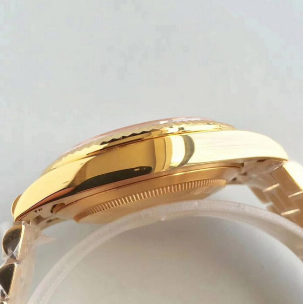 Rolex Daydate gold roman dial