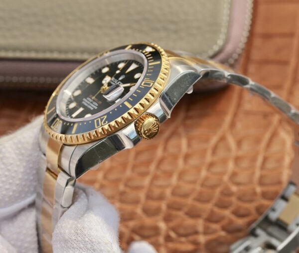 Rolex sea dweller 4000 gold
